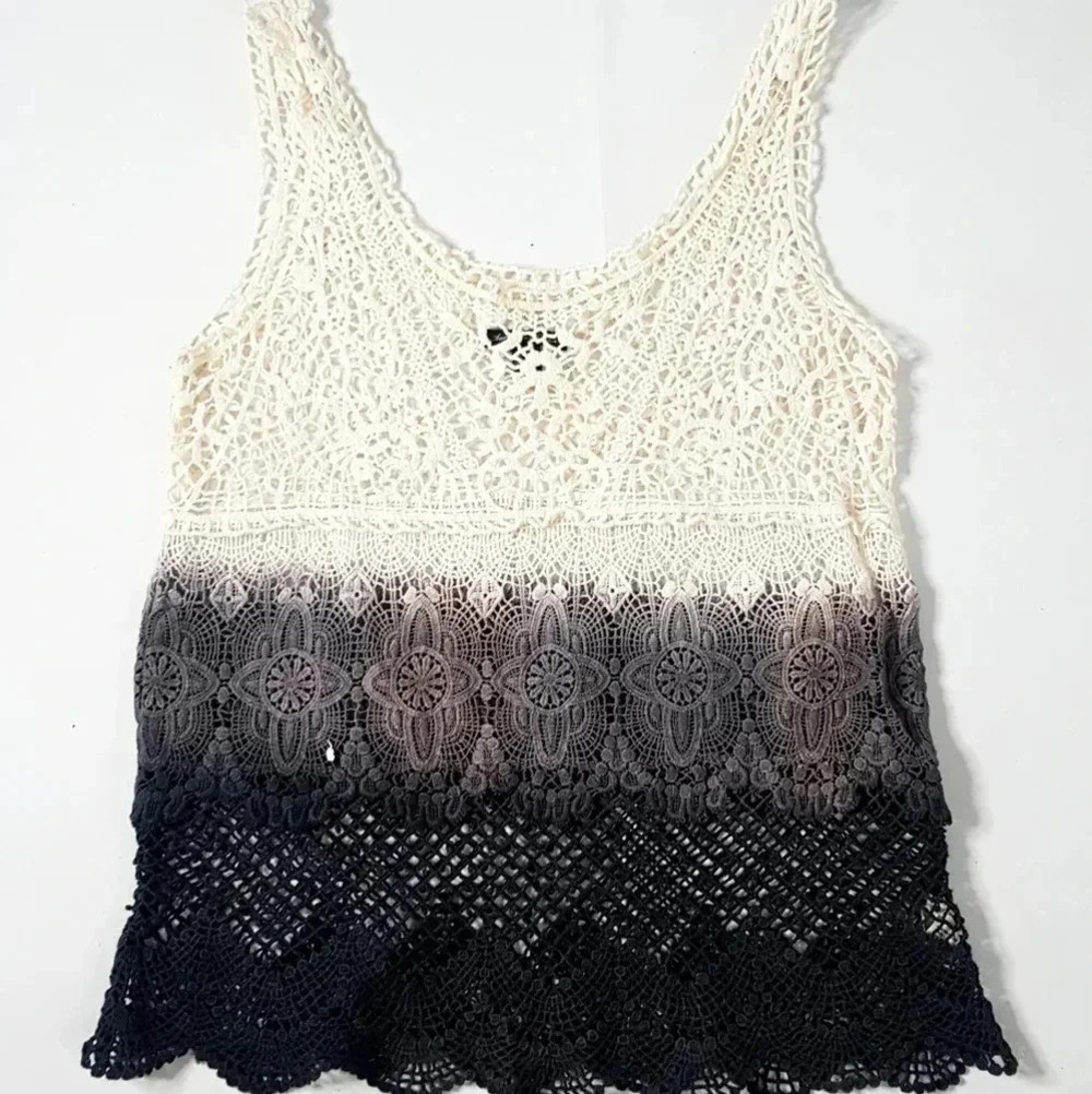 American Eagle  Outfitters XS .Crochet tank Top XS